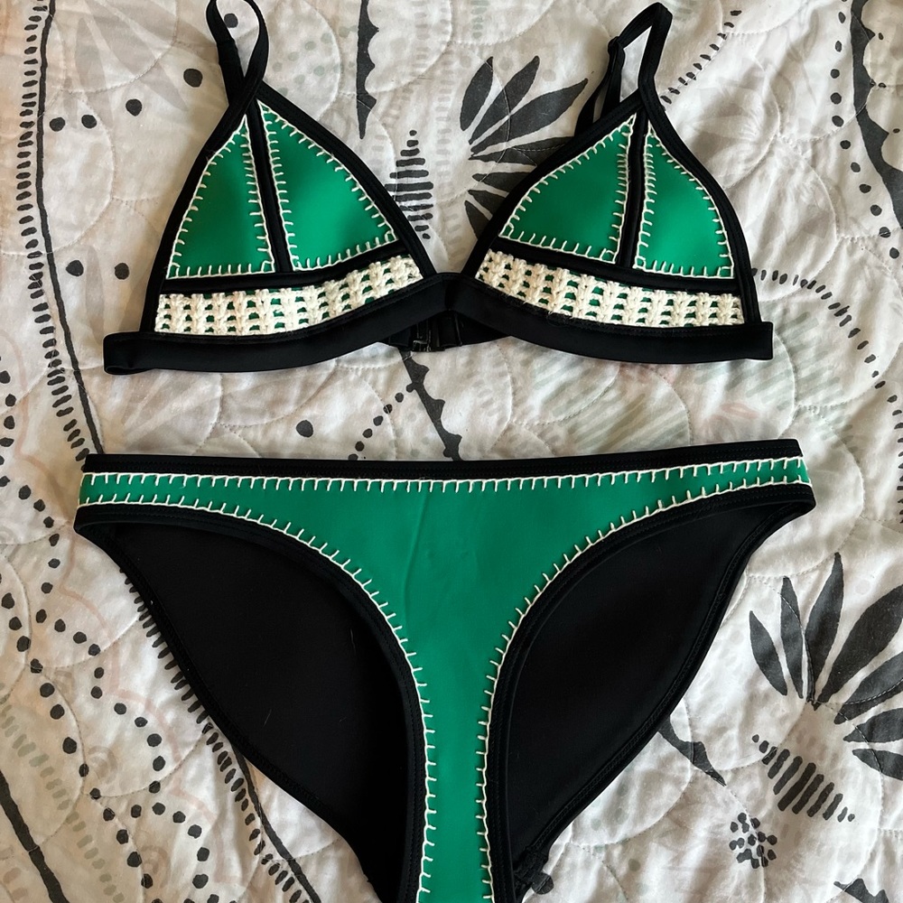Triangl Bikini Set, Green, Size Medium Top & Bottom! In good condition!